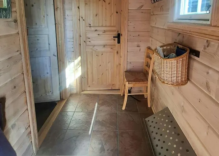 Family Cluster By Waterfall In Dom wakacyjny *