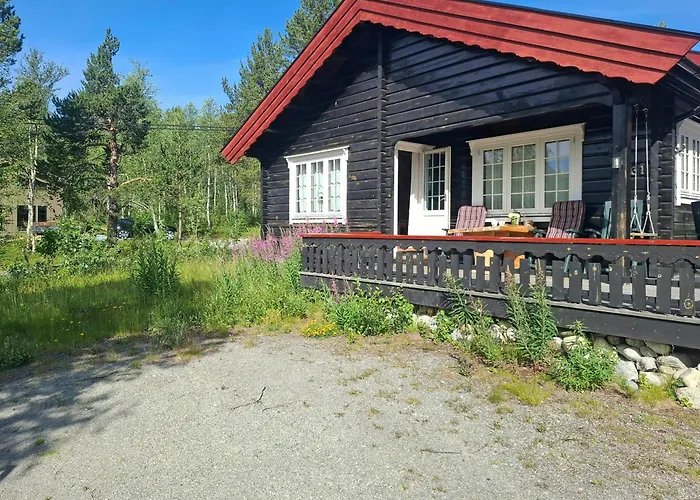 Family Cluster By Waterfall In Semesterbostad *