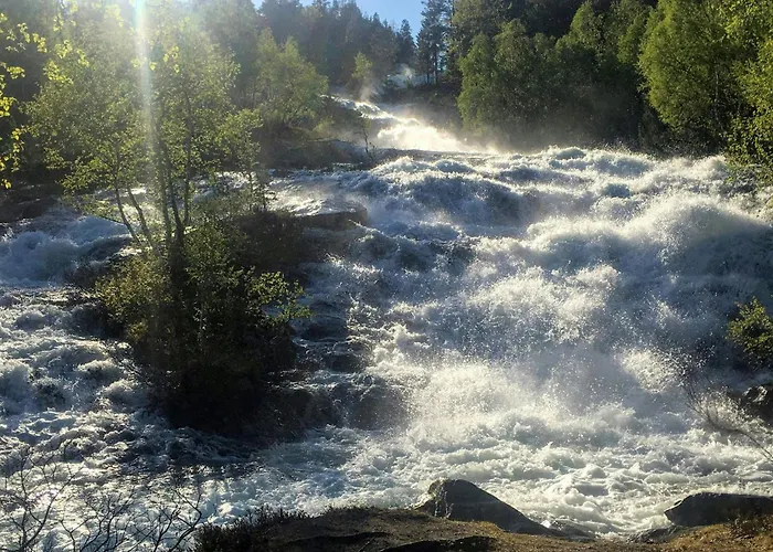 Semesterbostad Family Cluster By Waterfall In