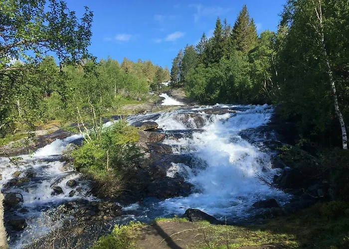 Semesterbostad Family Cluster By Waterfall In Bjorli